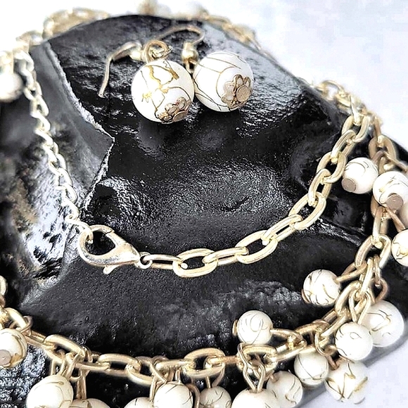 Vintage Silver Faux Pearl Cluster Gold Drizzle Timeless Bauble Necklace Set - Picture 3 of 10